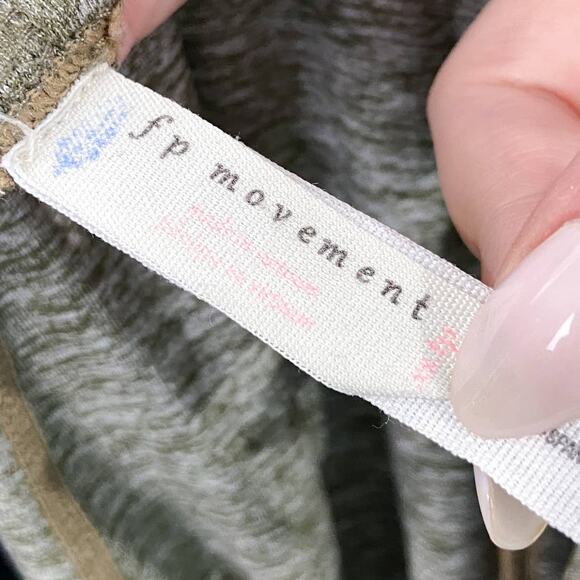 Free People Movement Green Cropped Cutout Leggings XS Infinity Cut Out Sage - Picture 7 of 7